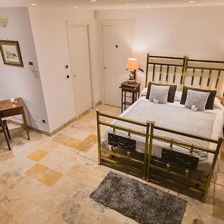 Your Side Of Domus In Appartement